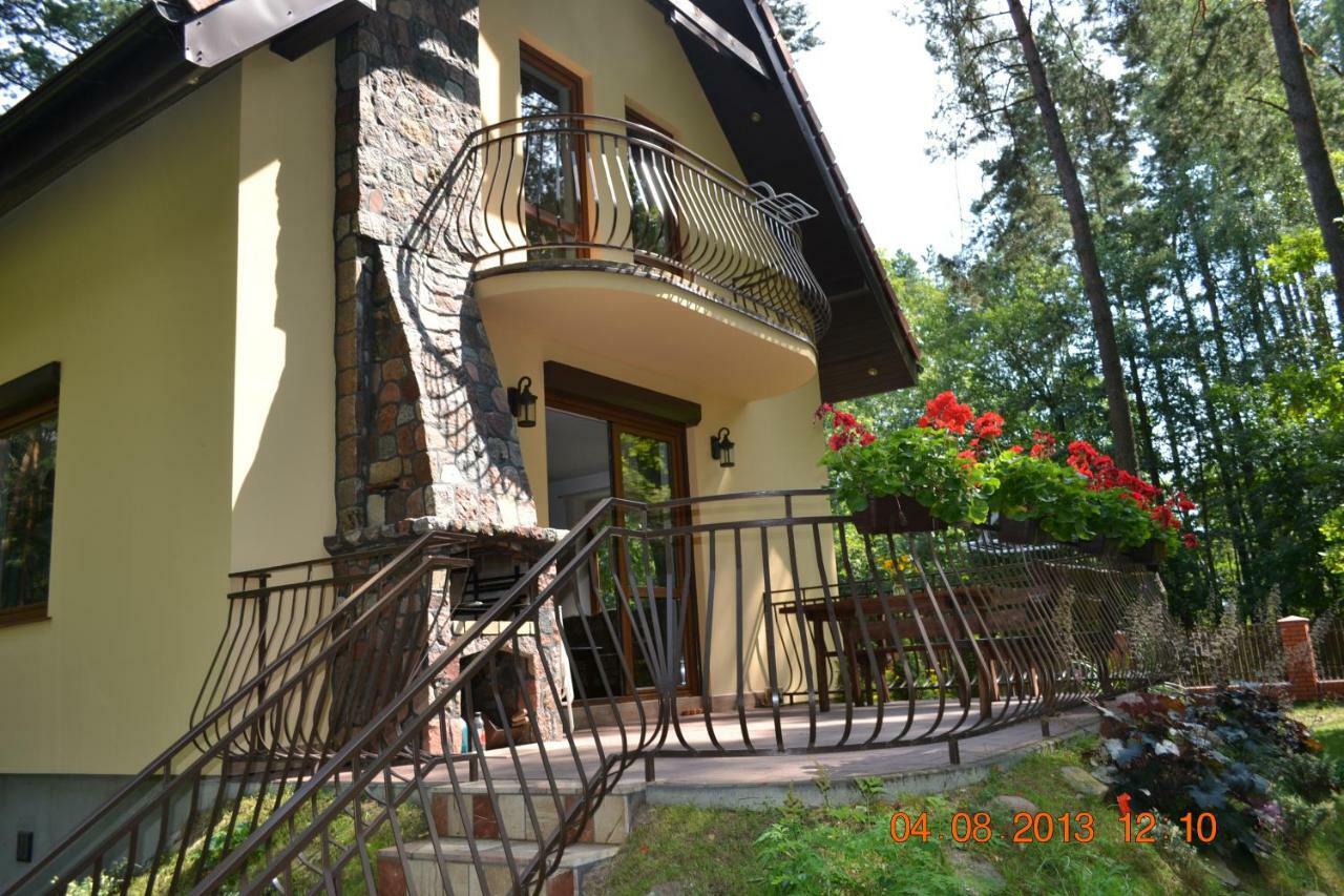 Dom Na Skraju Lasu Villa Wilkasy Exterior photo